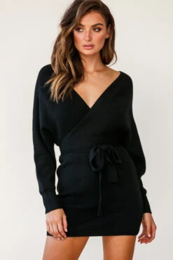 Cameo Batwing Knit Dress Black -Selfie Leslie Shop 14462b black 190812sl0488