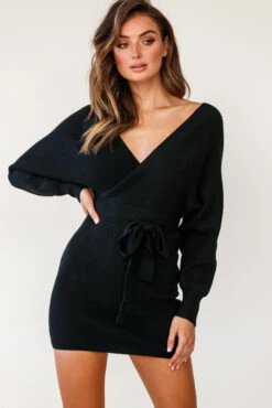 Cameo Batwing Knit Dress Black -Selfie Leslie Shop 14462b black 190812sl0489