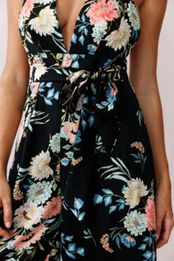 Make Me Halterneck Low Back Jumpsuit Floral Print Black -Selfie Leslie Shop 190219sl 0999 st2229b black