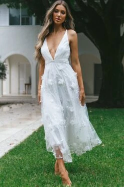 Sheri V-Neckline Embellished Midi Dress White -Selfie Leslie Shop 62125BS04 20WHITE 4