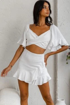 Hand In Mine Crossover Bodice Bell Sleeve Crop Top White 13 Hand In Mine Crossover Bodice Bell Sleeve Crop Top White -Selfie Leslie Shop CM1405B01 T 20WHITE 4