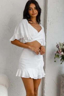 Hand In Mine Crossover Bodice Bell Sleeve Crop Top White 14 Hand In Mine Crossover Bodice Bell Sleeve Crop Top White -Selfie Leslie Shop CM1405B01 T 20WHITE 5