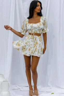 Lilibet Puff Sleeve Drawstring Crop Top Floral White 12 Lilibet Puff Sleeve Drawstring Crop Top Floral White -Selfie Leslie Shop CM1531B T 20WHITE 2