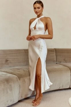 Te Amo Halterneck Open Back Midi Dress Champagne 15 Te Amo Halterneck Open Back Midi Dress Champagne -Selfie Leslie Shop CM1631B 20CHAMPAGNE 6