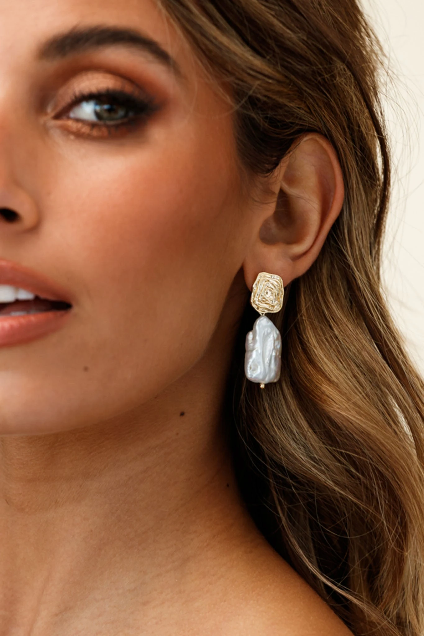 Antigua Baroque Pearl Earrings Gold 4 Antigua Baroque Pearl Earrings Gold - Image 2