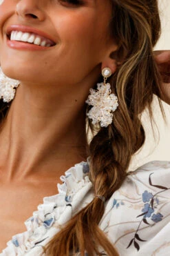 Serendipity Beaded Flower Earrings Clear -Selfie Leslie Shop ER00032 CLEAR 3