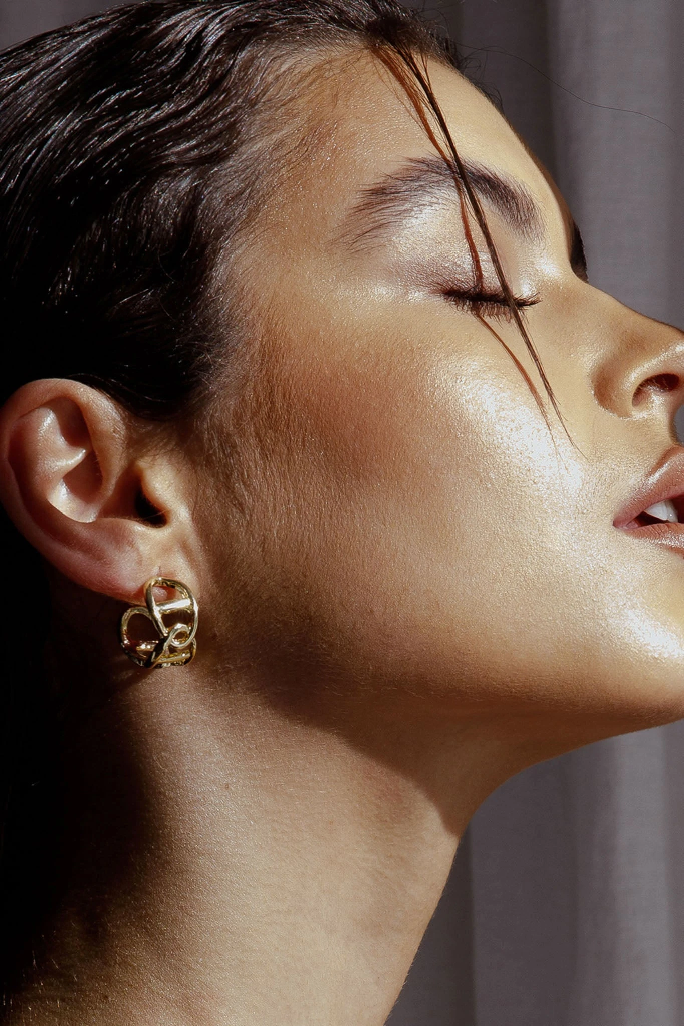 Knox Chain Link Small Hoop Earrings Gold 3 Knox Chain Link Small Hoop Earrings Gold