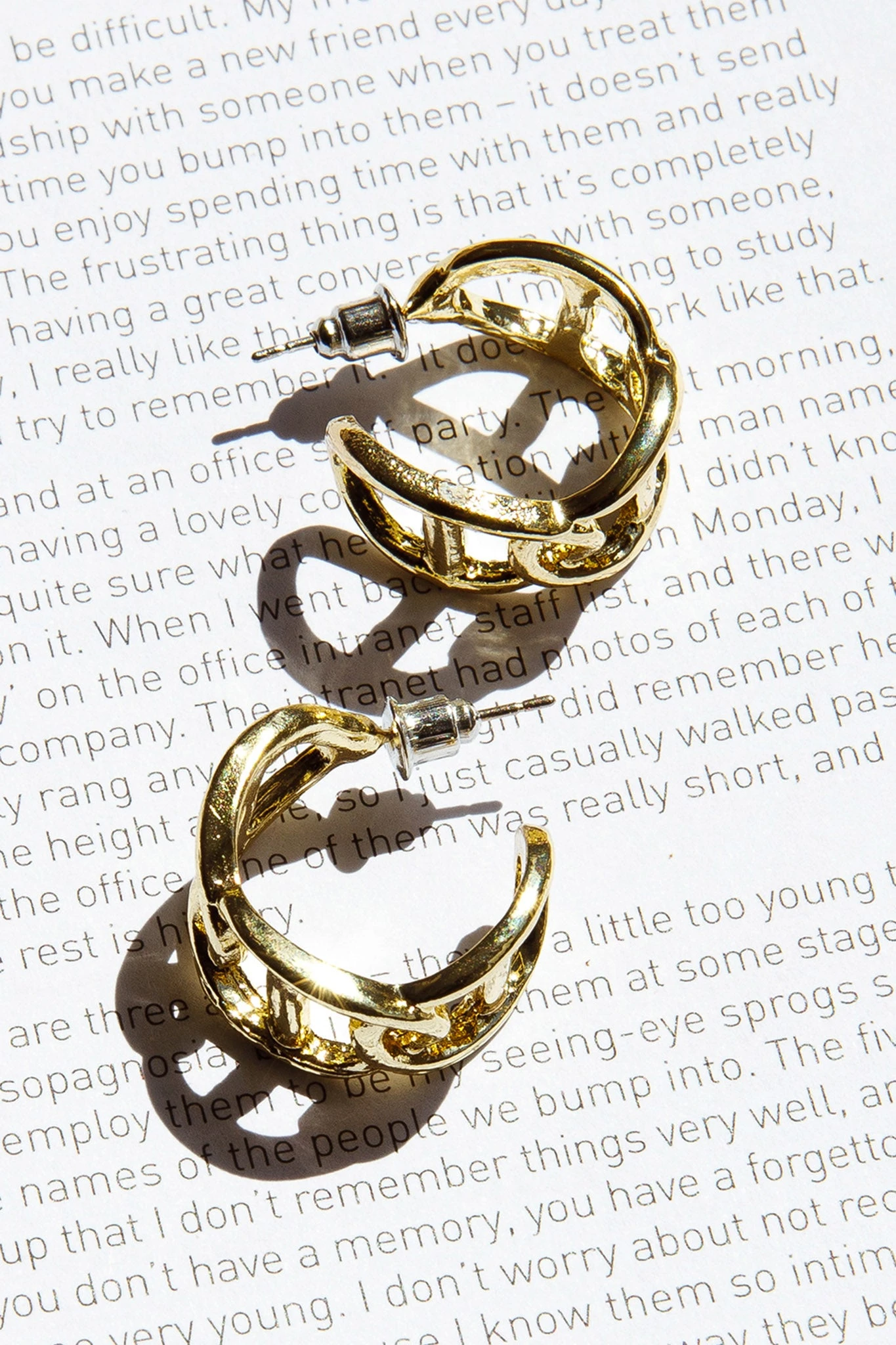 Knox Chain Link Small Hoop Earrings Gold 4 Knox Chain Link Small Hoop Earrings Gold - Image 2