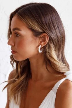 Bold Pearls Hoop Earrings Gold 8 Bold Pearls Hoop Earrings Gold -Selfie Leslie Shop ER00114 20GOLD 2