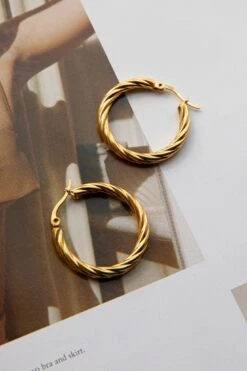 Merrill Hoop Earrings Gold -Selfie Leslie Shop ER0130GOLD 3