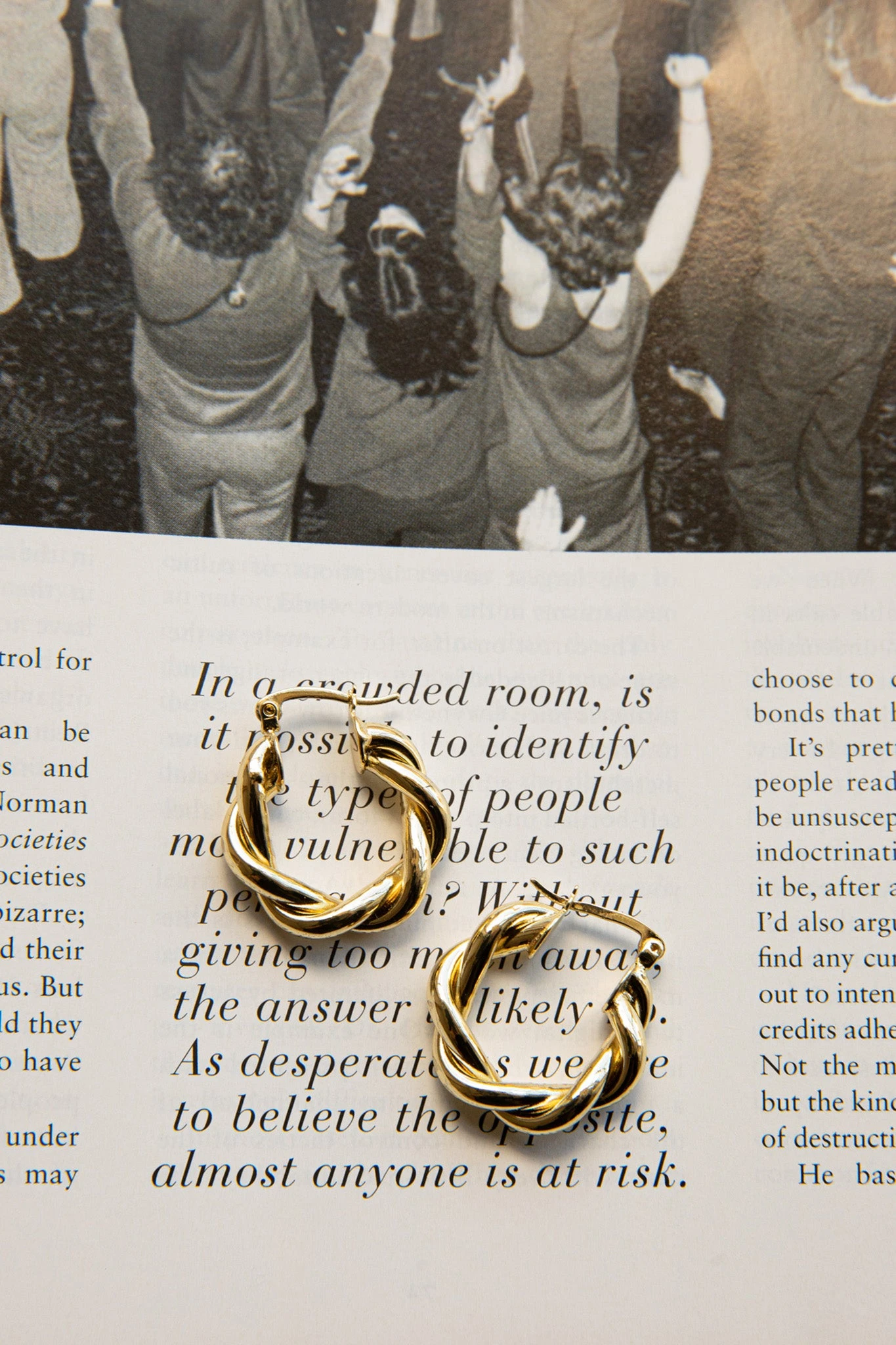 Fate Rope Hoop Earrings Gold 5 Fate Rope Hoop Earrings Gold - Image 3