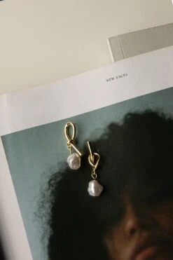 Ariel Pearl Drop Earrings Gold -Selfie Leslie Shop ER0142GOLD 4