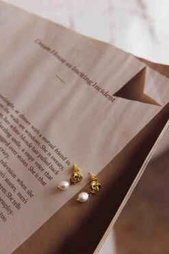 Le Jardin Flower Pearl Earrings Gold -Selfie Leslie Shop ER0155 20GOLD 6