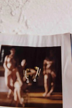 Dawn Double Pierce Illusion Earrings Gold 11 Dawn Double Pierce Illusion Earrings Gold -Selfie Leslie Shop ER0157 20GOLD 2