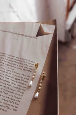 Mercy Pearl & Crystal Drop Earrings Gold 14 Mercy Pearl & Crystal Drop Earrings Gold -Selfie Leslie Shop ER0158 20GOLD 6