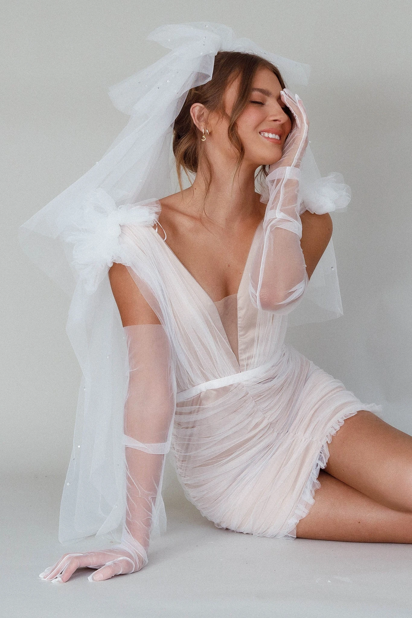 Diana Tulle Gloves White 5 Diana Tulle Gloves White - Image 3