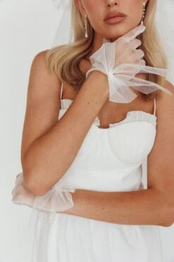 Evangeline Bow Gloves White 9 Evangeline Bow Gloves White -Selfie Leslie Shop GL0005 20WHITE 2