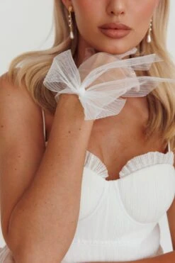 Evangeline Bow Gloves White 10 Evangeline Bow Gloves White -Selfie Leslie Shop GL0005 20WHITE 4