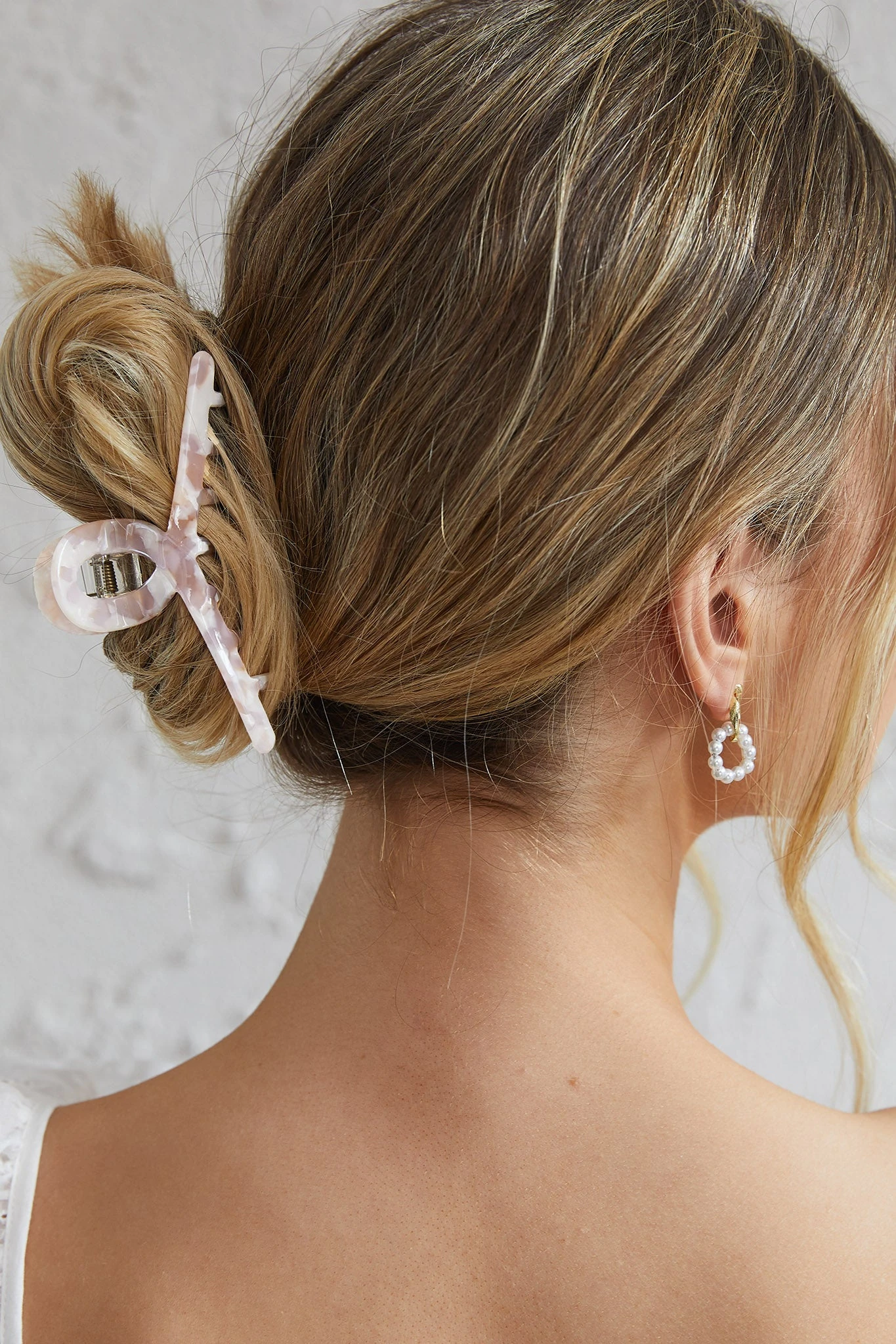 Faye Marbled Hair Clip Pink 4 Faye Marbled Hair Clip Pink - Image 2