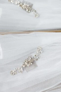 Flower & Crystal Hair Comb -Selfie Leslie Shop HA00044 20SILVER 4