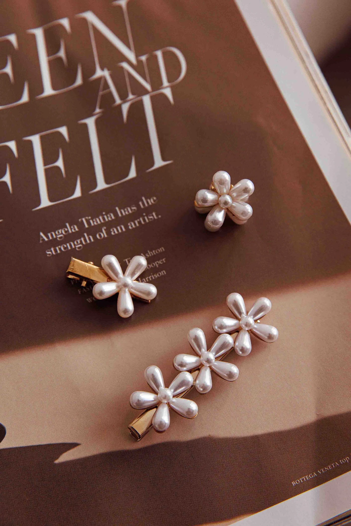 Aurelia Pearl Flower Hairclip Set 5 Aurelia Pearl Flower Hairclip Set - Image 3