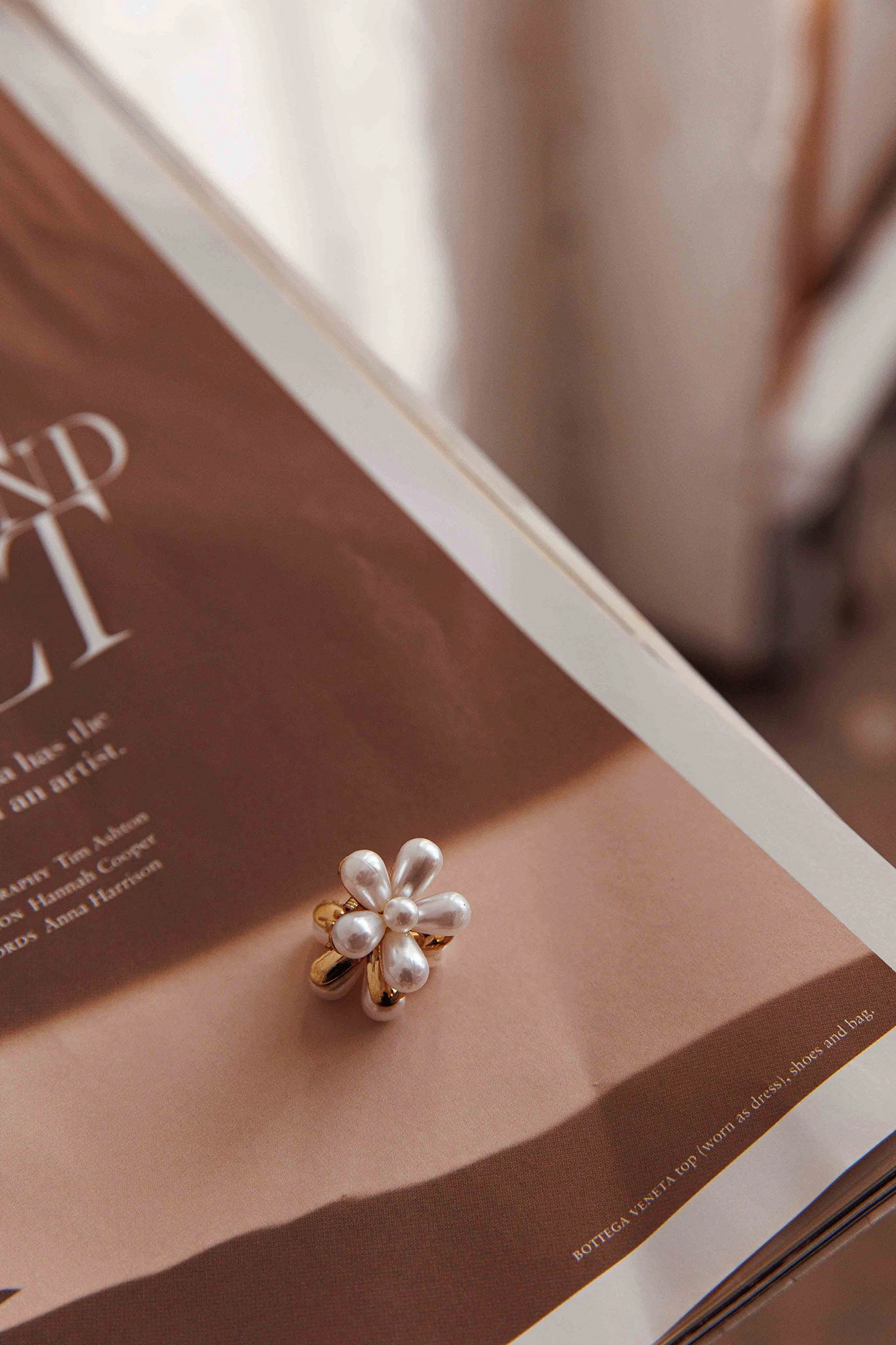 Aurelia Pearl Flower Hairclip Set 8 Aurelia Pearl Flower Hairclip Set - Image 6