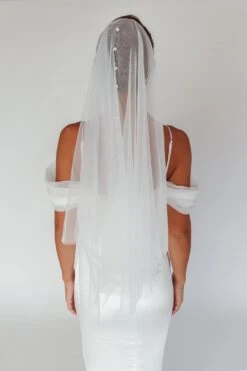 Marina Pearl Accent Veil White -Selfie Leslie Shop HA0079 20WHITE 5