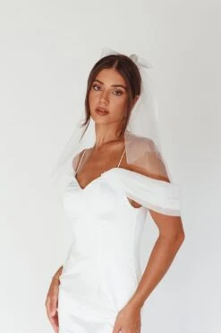 Evelyn Bow & Fishnet Bridal Veil White -Selfie Leslie Shop HA0083 20WHITE 4