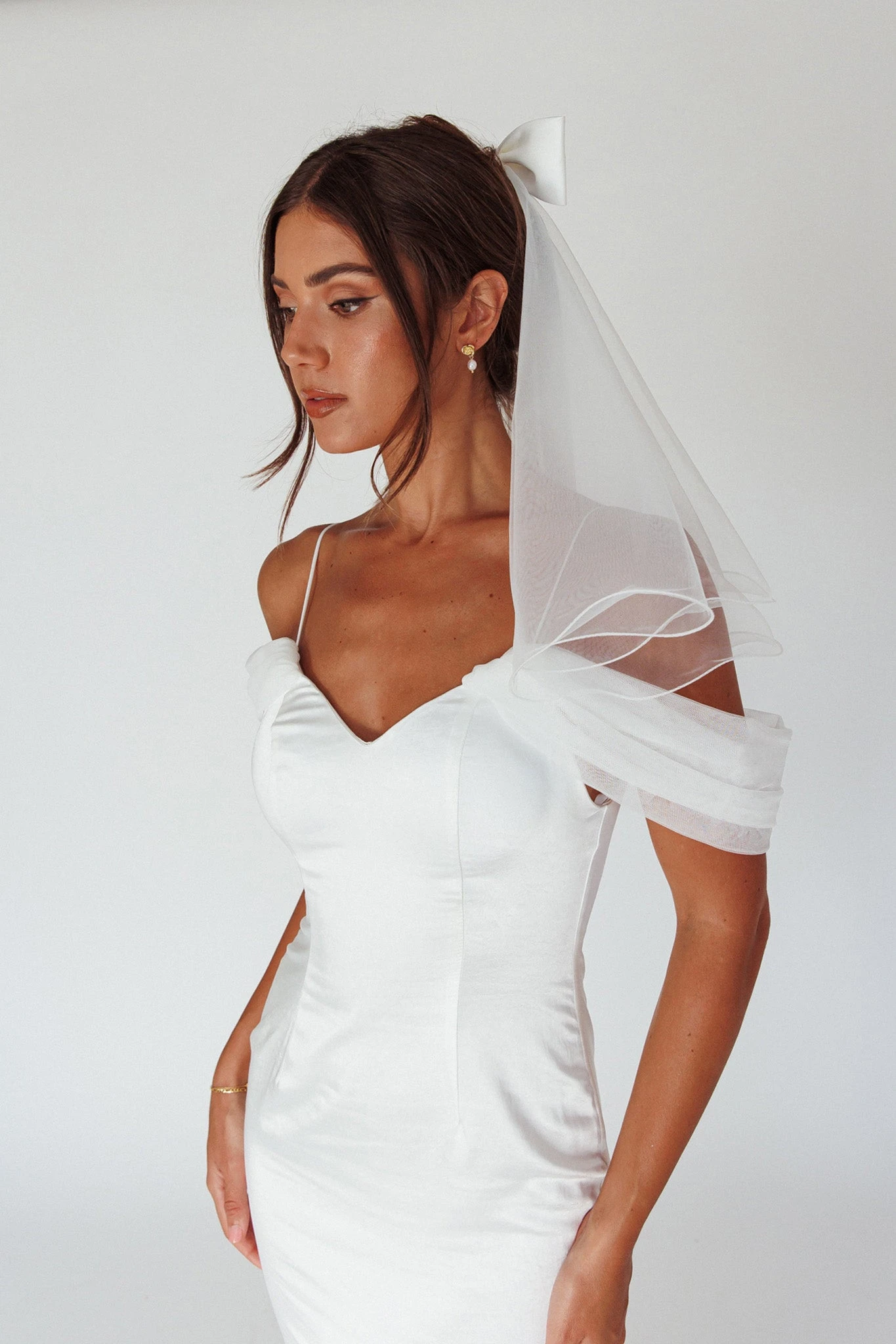 Florence Bow Bridal Veil White 5 Florence Bow Bridal Veil White - Image 3