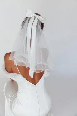 Florence Bow Bridal Veil White 16 Florence Bow Bridal Veil White -Selfie Leslie Shop HA0084 20WHITE 7
