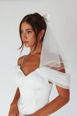 Florence Bow Bridal Veil White 17 Florence Bow Bridal Veil White -Selfie Leslie Shop HA0084 20WHITE 8