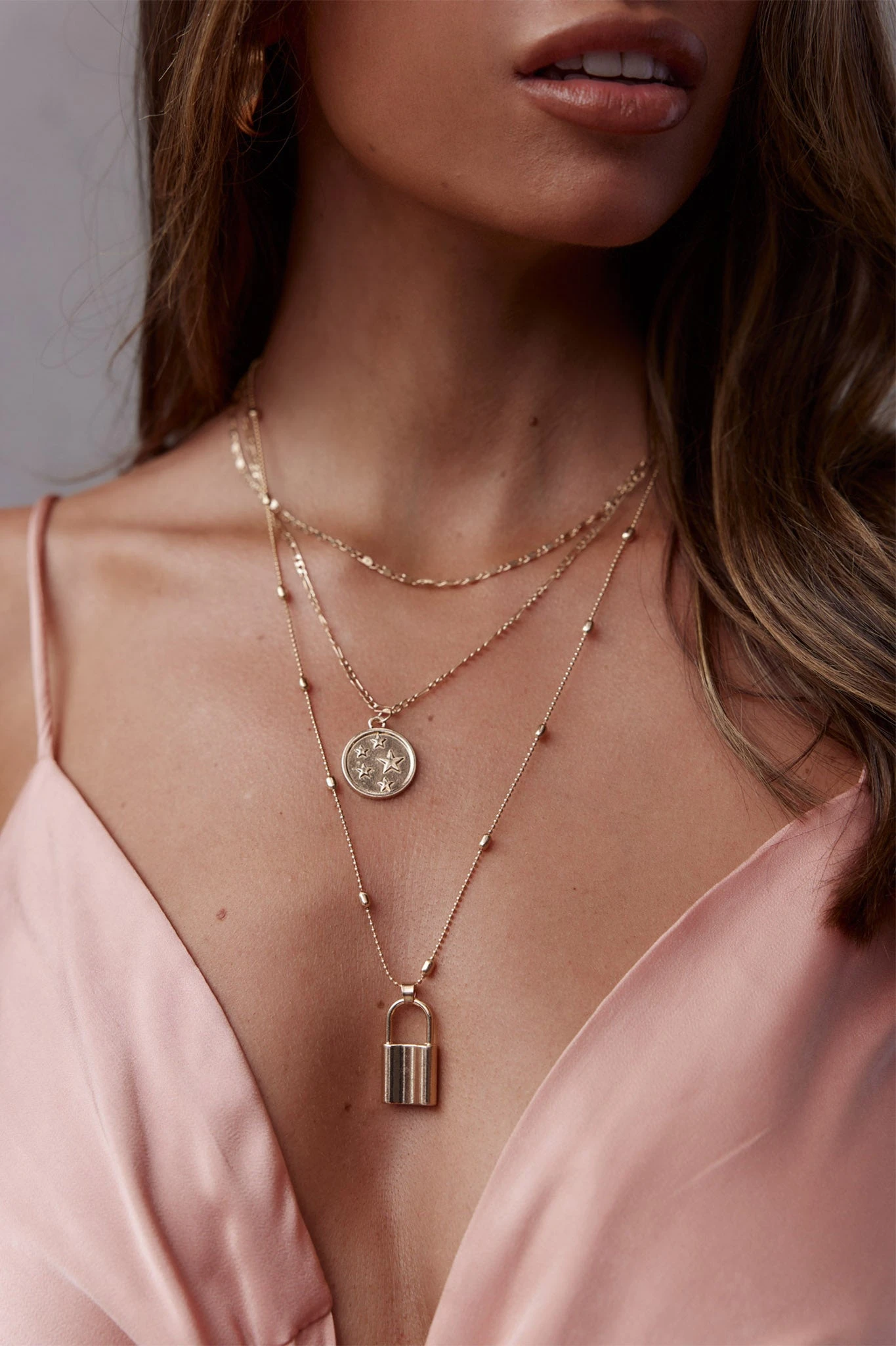 Magic Moment Padlock Pendant Necklace Set Gold 5 Magic Moment Padlock Pendant Necklace Set Gold - Image 3