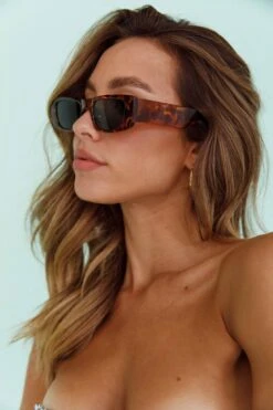 Monica Classic 90's Square Frame Sunglasses Tort 14 Monica Classic 90's Square Frame Sunglasses Tort -Selfie Leslie Shop SG004TORT 6