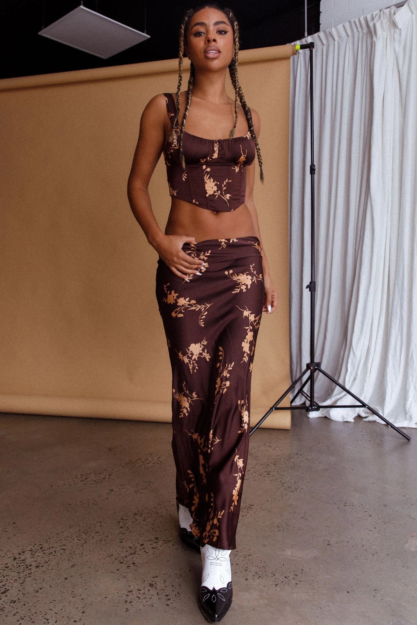 Zerah Crop Top Floral Brown 5 Zerah Crop Top Floral Brown - Image 3