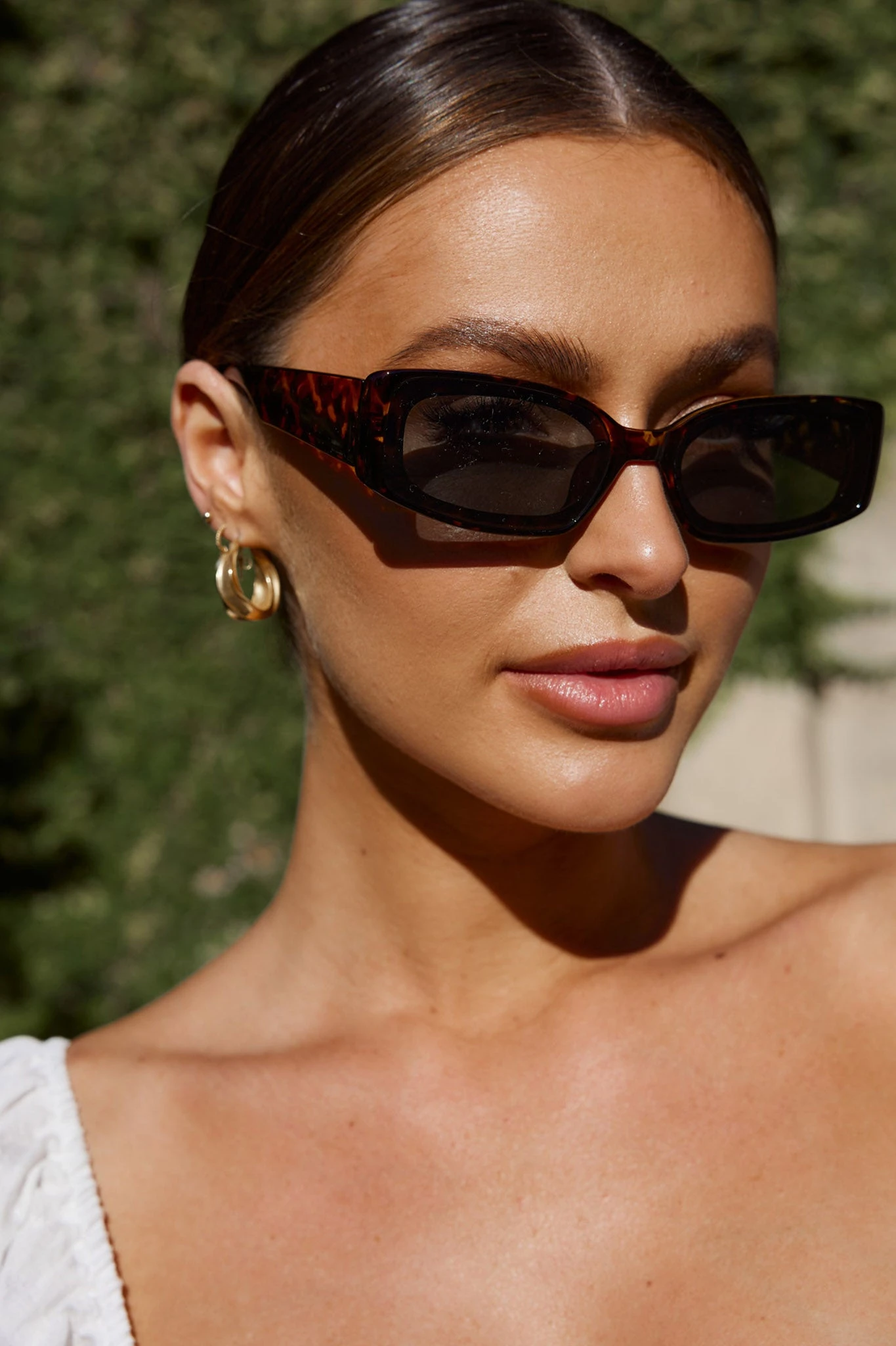 Kendall Slim Rectangle Sunglasses Tortoiseshell Brown 3 Kendall Slim Rectangle Sunglasses Tortoiseshell Brown