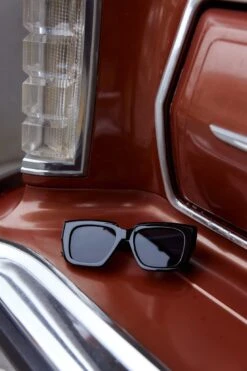 Cate Oversized Sunglasses Black 8 Cate Oversized Sunglasses Black -Selfie Leslie Shop SN00004 20BLACK 2