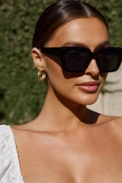 Cate Oversized Sunglasses Black 9 Cate Oversized Sunglasses Black -Selfie Leslie Shop SN00004 20BLACK 4