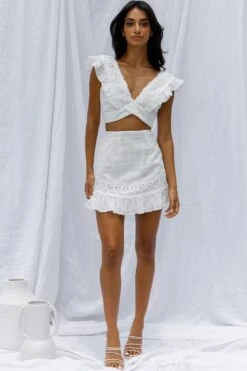 Just Bliss Tied Back Crop Top White -Selfie Leslie Shop SR0218B01 T 20OFF 20WHITE 2