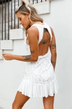 Isabella V-Neck Open Back Lace Dress White -Selfie Leslie Shop ST2404D02 WHITE 2