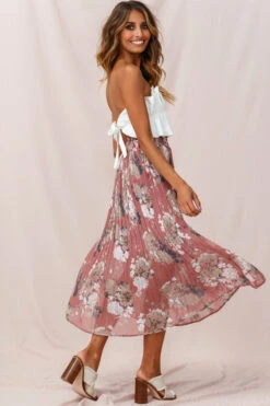 Caroline Accordion Pleat Midi Skirt Rose -Selfie Leslie Shop photo 642skirt 26835b white 26917b03 rose 1